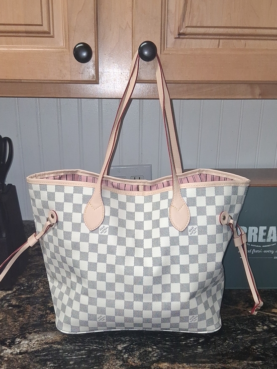 Source Unknown Handbags - Source Unknown  Cream Checkered Tote Bag Nwot. FIRM PRICE